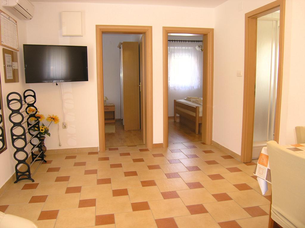 Apartmani Bakran Krk Town Exterior photo